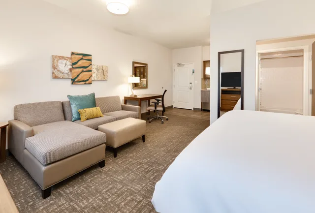جناح استوديو بسرير كينج، STAYBRIDGE SUITES OKLAHOMA CITY - DOWNTOWN 3/5