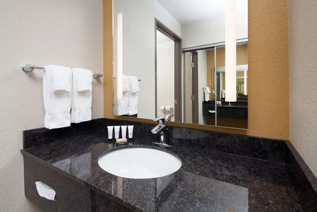 غرفة بسريرين كوين، Red Lion Ridgewater Inn Suites Polson 2/2