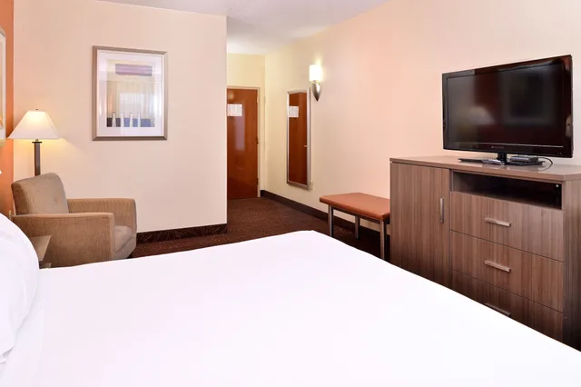 غرفة قياسية بسرير كينج، Holiday Inn Express Hotel And Suites Chattanooga At Lookout Mtn Tn 9/10