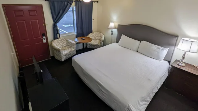 غرفة بسرير كينج، Fairground Inn Monroe WA 6/10