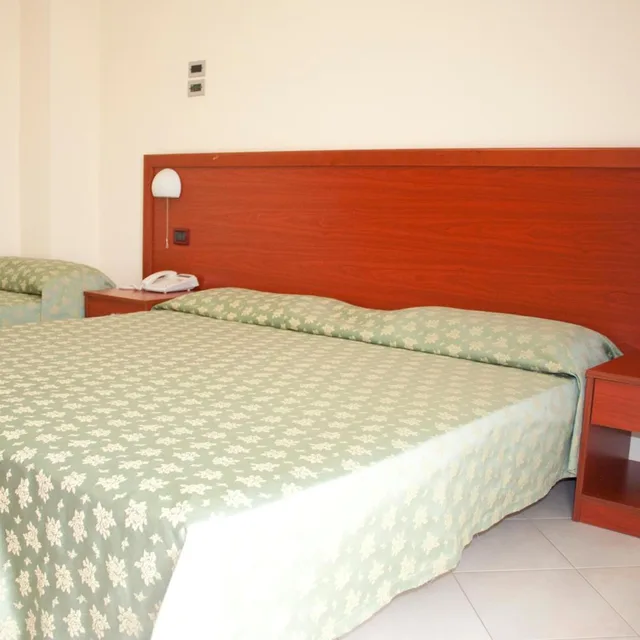 غرفة ثلاثية بشرفة، Hotel Felix 1/6