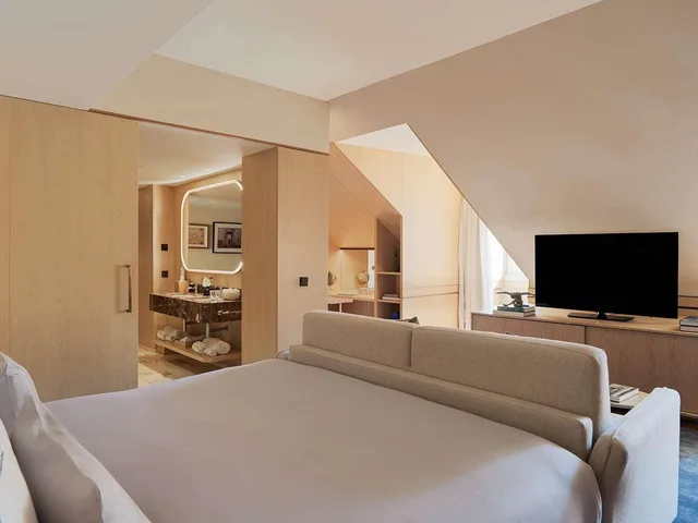 جناح جونيور بسرير كينج، The One Palacio Da Anunciada 1/5