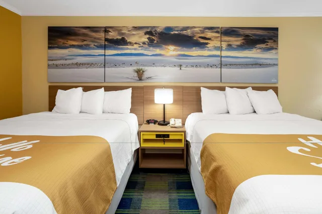 غرفة بسريرين كوين، Days Inn by Wyndham Alamogordo/White Sands 2/3