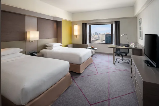 غرفة بريميوم بسريرين منفصلين، Crowne Plaza Bangkok Lumpini Park 1/8