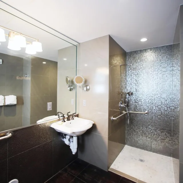 Room, King Bed, Ocean View, Accessible, Cavalier South Beach 9/10