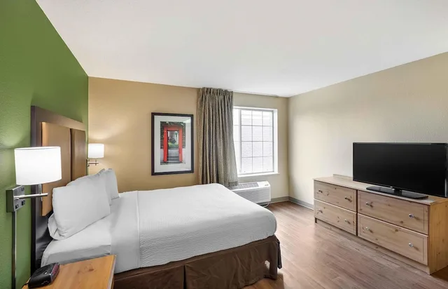 استوديو بسرير كوين، Studio 6 Extended Stay Milwaukee Brookfield WI 4/8