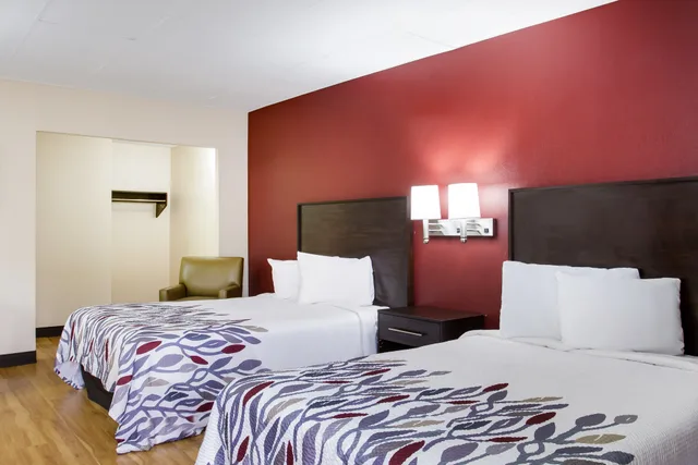 غرفة ديلوكس بسريرين كوين، Red Roof Inn York Downtown 2/8