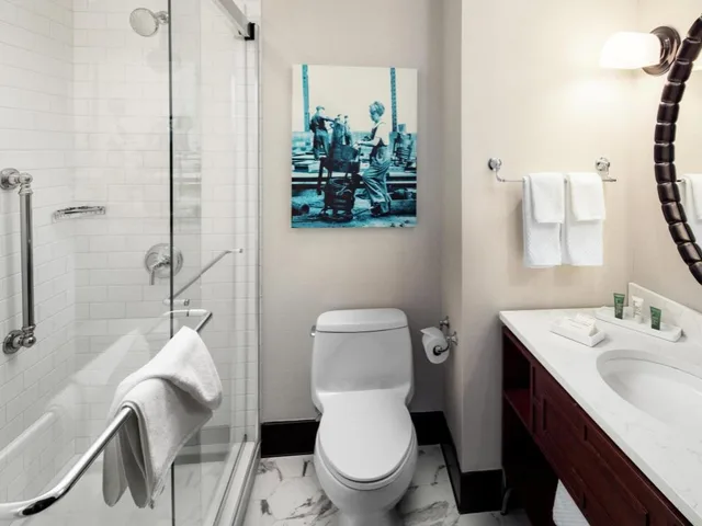 Room, King Bed, Executive Level, Accessible، Hilton Brooklyn New York 6/7