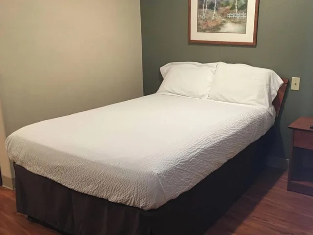 1 Full Bed - Smoking Kitchen، Studio 6 Extended Stay Birmingham Pelham AL 7/10