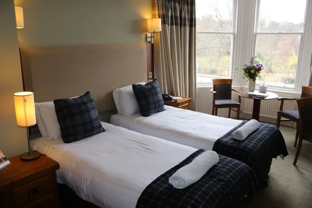 غرفة بسريرين منفصلين بإطلالة على الحديقة، Craiglynne Hotel 1/4