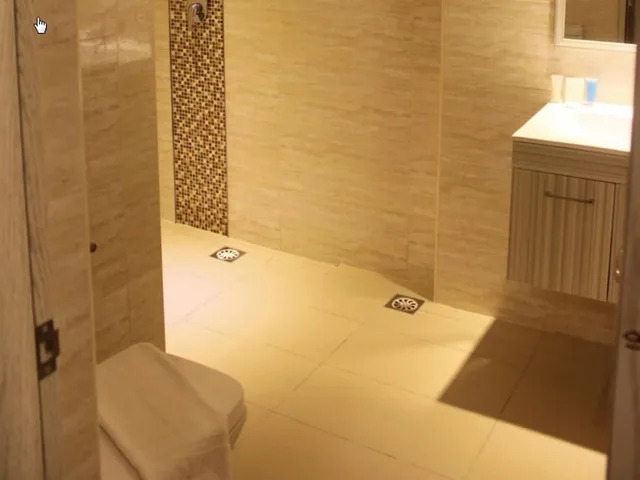 غرفة ديلوكس ثلاثية بسرير كينج وسرير فردي، NU Hotel KL Sentral 2/2