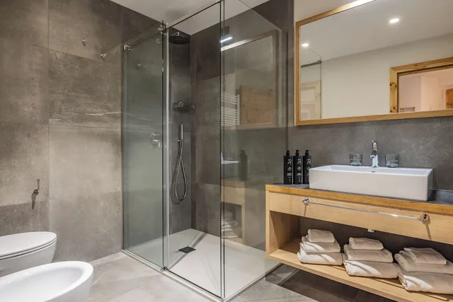 Alpine, Roof, Suite, King and Twin Beds, Hotel Palace Ravelli 3/3