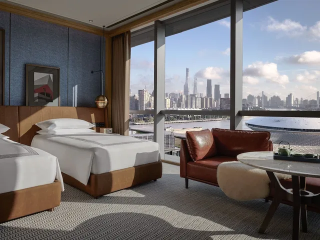 غرفة ديلوكس بسريرين منفصلين بإطلالة على النهر، Thompson Shanghai Expo, by Hyatt 1/2