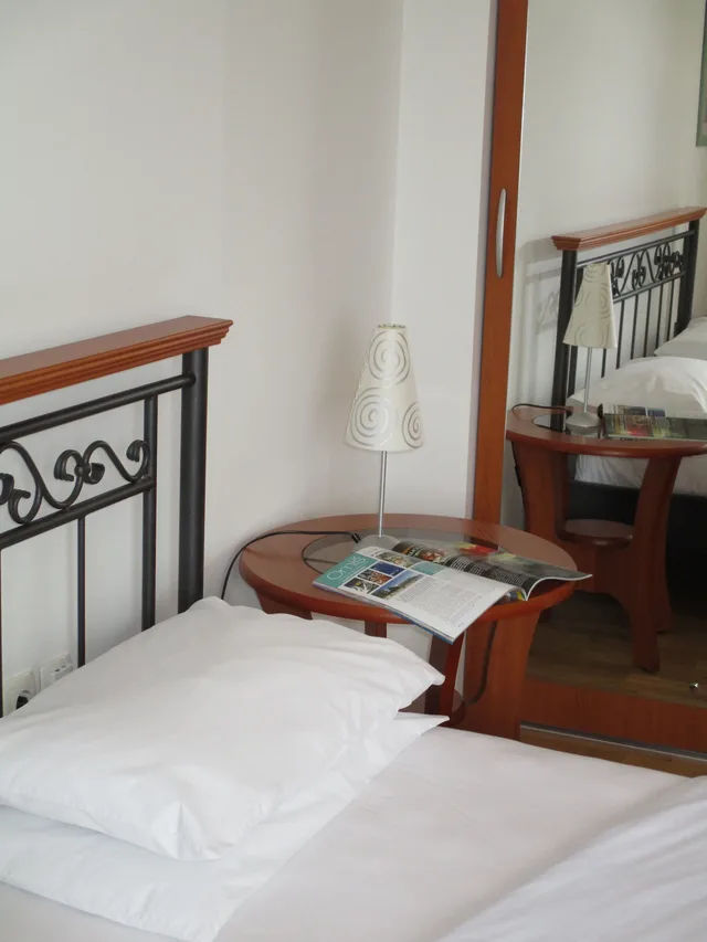 غرفة بسرير كينج بشرفة، Pink Inn 4/6