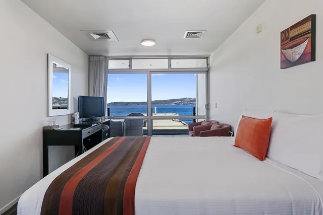 استوديو بسرير كينج بإطلالة على البحيرة، The Reef Resort 1/6