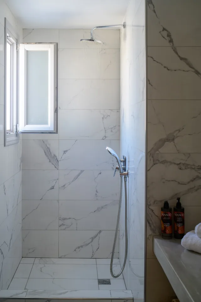 Senior, Suite, Sea View, Outdoor Jetted Tub، Safrani Suites 9/9