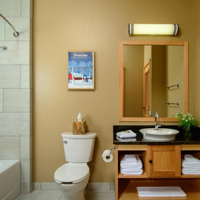 Standard, Double Bed, Burke Mountain Hotel and Conference Center 2/2