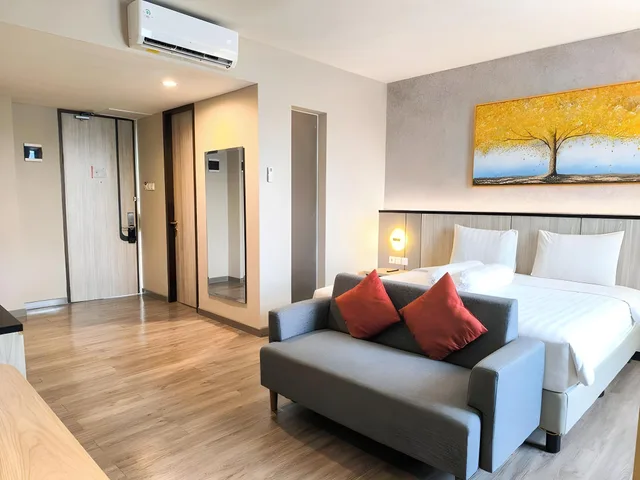 غرفة ملكية بسرير مزدوج، Front One Gosyen Hotel Salatiga 1/2