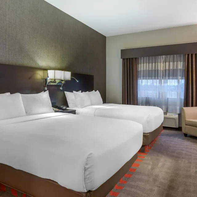 جناح كبير بسريرين كوين مع أريكة، Comfort Suites Boise West Meridian 2/7