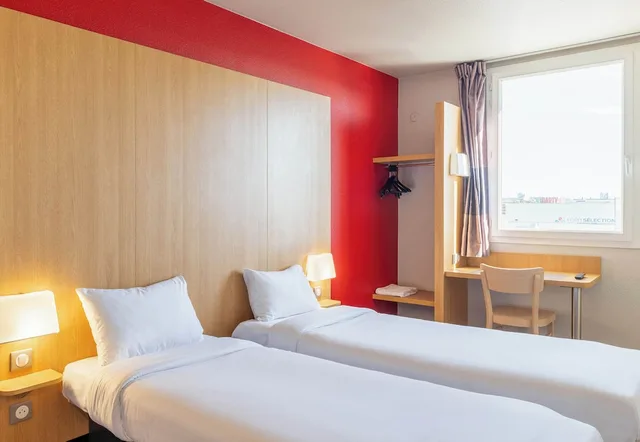 غرفة بسريرين منفصلين للمدخنين، B&B Hotel Lyon Venissieux 1/3