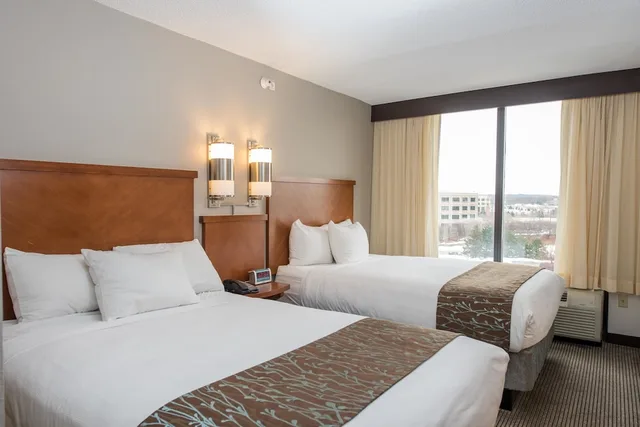 غرفة بسريرين مزدوجين مع أريكة في طابق مرتفع، Hyatt Place Minneapolis/Eden Prairie 1/4