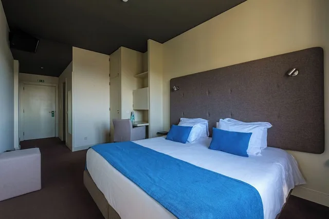 غرفة بريميوم بسريرين منفصلين، Vilar Oporto Hotel 1/5