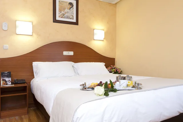 غرفة بسرير كوين، Spirit Hotel Ciudad de Burgos 4/7
