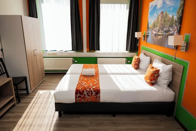 غرفة اقتصادية رباعية بسريرين منفصلين وسرير بطابقين، Amsterdam Teleport Hotel 1/7