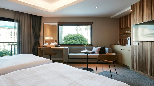 Deluxe, 2 Double Beds, Pool Access, Corner، The Suites Hotel Jeju 1/5