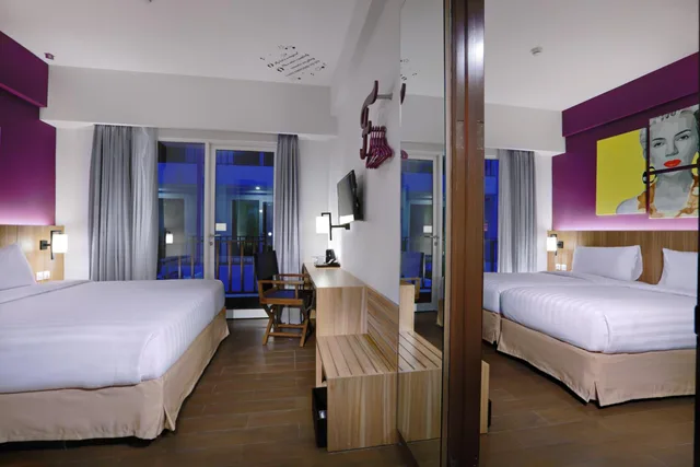 غرفة سوبيريور بسرير كوين بشرفة، Fame Hotel Sunset Road Kuta 3/4