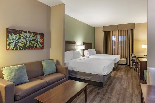 Suite, 2 Queen Beds, Sofa, Holiday Inn Express Hotel & Suites Indio - Coachella Valley 2/5