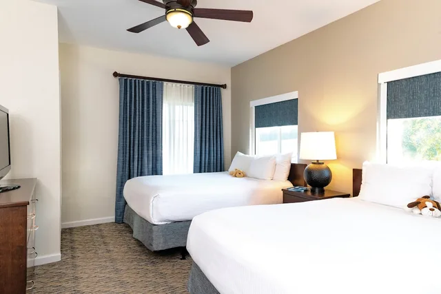 شقة سكنية بسرير كينج وسريرين مزدوجين بغرفتي نوم مع أريكة، Club Wyndham Mountain Vista 2/10