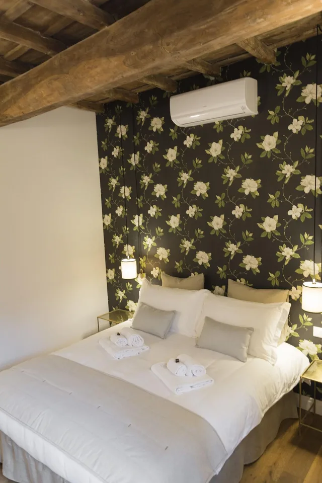 Deluxe, Double Bed, I Fiori De' Mario Suites 5/10