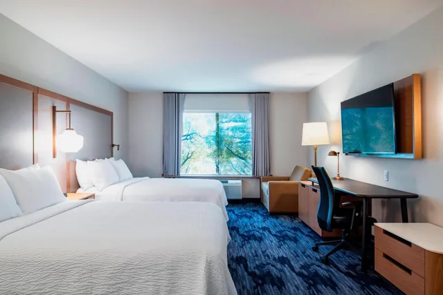 غرفة، Fairfield Inn And Suites Kelowna 3/9