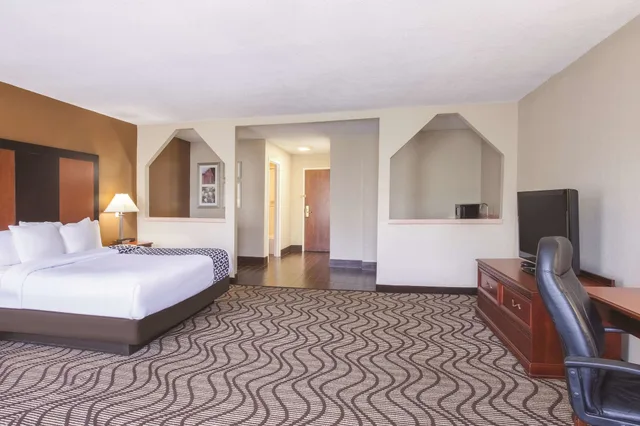 جناح استوديو بسريرين كينج، Baymont by Wyndham Moss Point 3/10