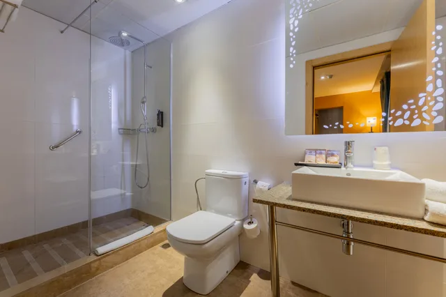غرفة ثلاثية مفردة، Del Mar Hotel 6/8