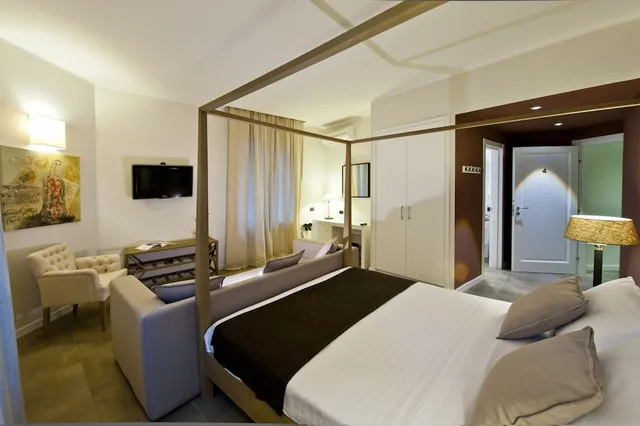 غرفة ديلوكس عائلية بسرير كينج بإطلالة على المدينة مع أريكة، Delle Vittorie Luxury Suites & Rooms 8/10