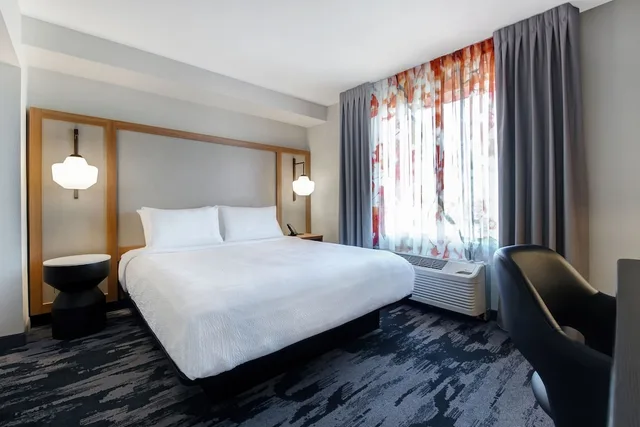 غرفة بسرير كينج، Fairfield Inn And Suites By Marriott Greenwood 4/10