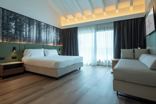 Superior, 1 Queen and 1 Single Bed, Pool Access، Hotel Horizon Wellness Spa Resort, BW Signature Collection 5/10