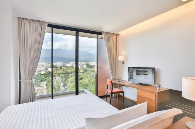 غرفة ديلوكس بإطلالة على الجبل، Eastin Tan Hotel Chiang Mai 3/10
