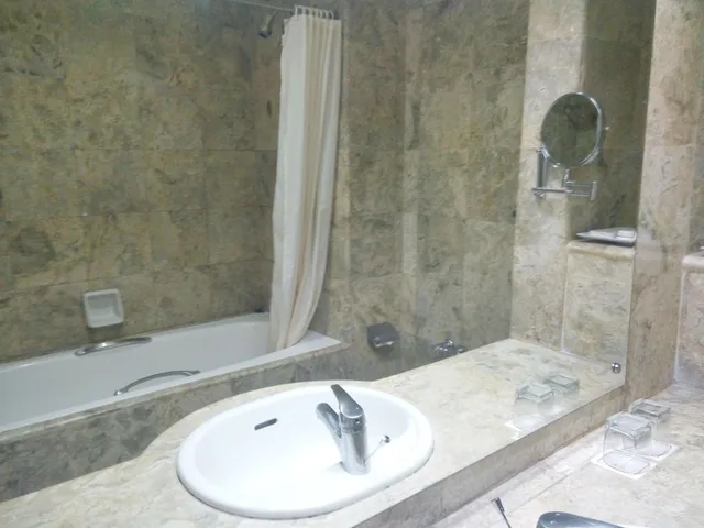 جناح عائلي بسرير مزدوج وسريرين منفصلين بغرفتي نوم، Sari Ater Kamboti Hotel Convention 5/6