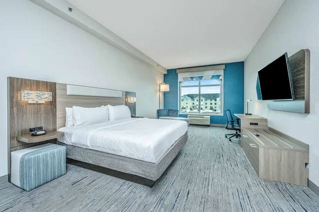 جناح بسرير كينج مع أريكة، Holiday Inn Express Hotel And Suites Charleston Arpt Conv Ctr Area 1/4