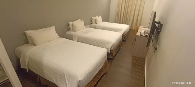 Basic, Triple, The Klagan Hotel 5/10
