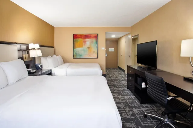 Room, Double Bed, Accessible, Crowne Plaza Hotel Greenville I 385 Roper Mtn Rd 3/3