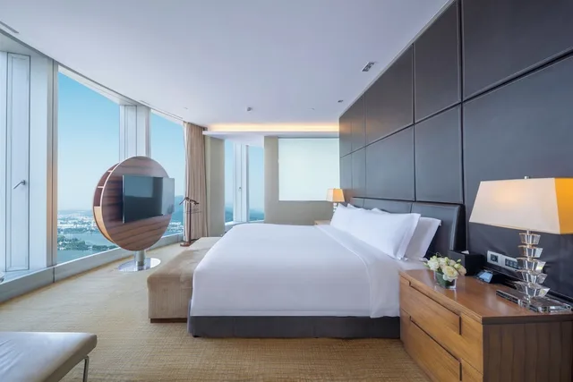 جناح بسرير كينج بإطلالة على البحيرة بغرفة نوم واحدة، Intercontinental Nanjing 2/2