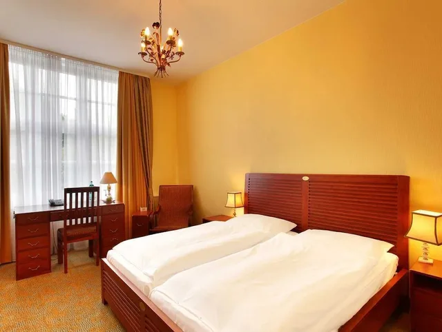 Room, Double Bed, Hotel Bellmoor Im Dammtorpalais 1/3