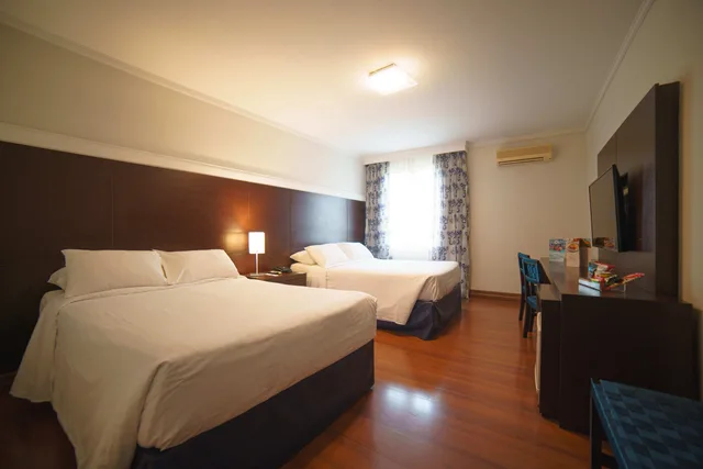 Royal Double Couple 2 Double Beds، Mabu Curitiba Business 1/3