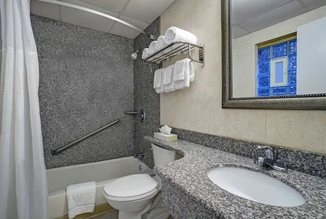 Deluxe, 2 Queen Beds, Motel6 Washington, PA 7/8