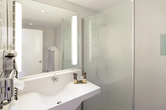 غرفة تنفيذية بسرير كوين مع أريكة، NOVOTEL MANCHESTER WEST 5/8