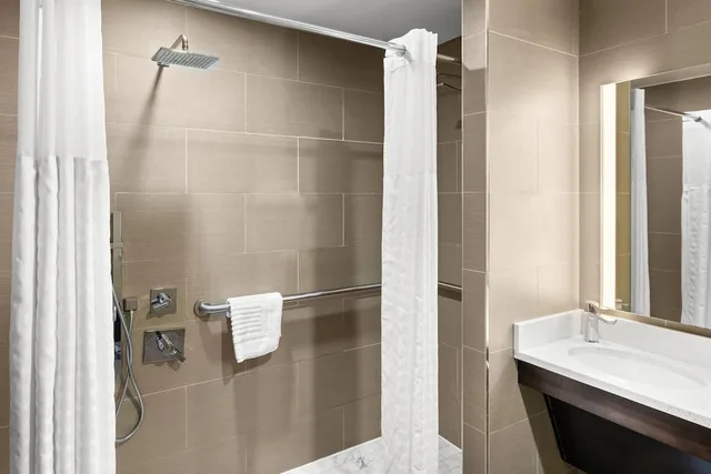 Upgrade, Efficiency, Queen Bed, Accessible، Comfort Inn Prospect Park-Brooklyn 8/8